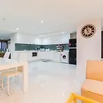 โรงแรม The Place Pratumnak By Sunny 2*