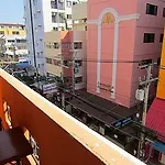 Guest house Robin's Nest & Restaurant