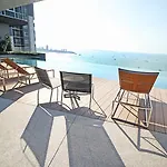 Hotel Centric Sea