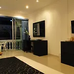 East โรงแรม