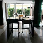 โรงแรม เอพริล สวีืท 3*