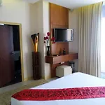 โรงแรม Pasadena 2*