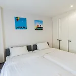 โรงแรม The Place Pratumnak By Sunny 2*