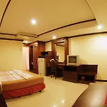 Golden Hotel 2*