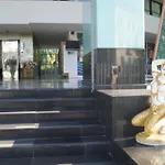 Ad Hyatt Condominium