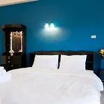 Ploen By Tolani Hotel