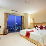 Eastiny Plaza โรงแรม