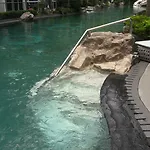 อพาร์ทเม้น Central Pattaya Apartments *