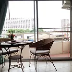 อพาร์ทเม้น View Talay *