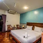 สุทัศน์คอร์ท 5 โรงแรม 3*