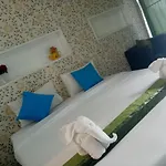 J.p.s.guest House Bed & Breakfast *