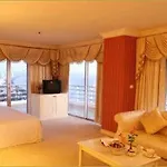 โรงแรม Adriatic Palace