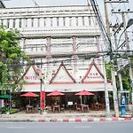 โรงแรม Fnb 2*