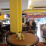 Robin's Nest & Restaurant *