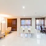 โรงแรม The Place Pratumnak By Sunny 2*