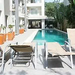 โรงแรม The Place Pratumnak By Sunny