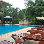 Sirikarn & Luxury 3*