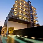 Tsix5 Hotel