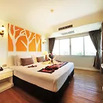 Jomtien Garden & Hotel 4*