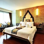 Hotel Jomtien Garden &