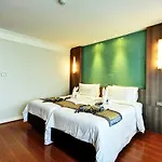 Hotel Jomtien Garden & 4*