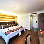Jomtien Garden & 4*