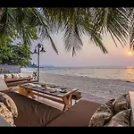 อพาร์ทเม้น The Palm Front