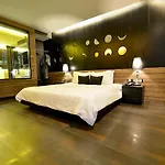 Tsix5 Quarter Hotel 5*