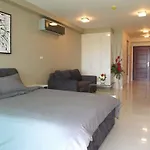 Park Royal 2 By Homelicious Hospitality