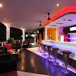 โรงแรม Amari Garden 4*