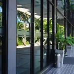 โรงแรม Place Serviced 3*