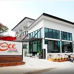 Bee Orchid Pool Villa
