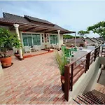 Bee Orchid Pool Hotel Ko Lan