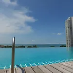 Hamilton Grand Residence