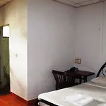 Little Home Guesthouse