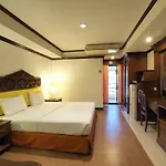 Golden Hotel 2*