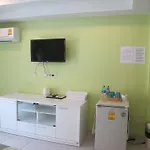 Oyo 75330 Little House โรงแรม Pattaya