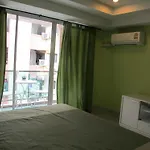 โรงแรม Oyo 75330 Little House