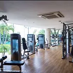 อพาร์ทเม้น The Palm Front