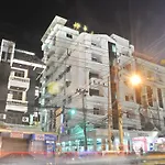 Highfive Hotel 2*