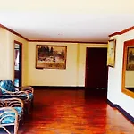 Shagwell Mansions โรงแรม 3*