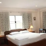 Rich Man Poor Man โรงแรม Pattaya