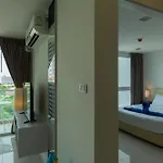 Hotel Art On The Hill By Sunny Rentals 2*