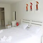 โรงแรม The Place Pratumnak By Sunny 2*