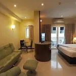 Aparthotel Whitehouse Condotel
