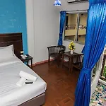 โรงแรม สุทัศน์ คอร์ท 4 3*