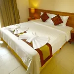 Eastiny Plaza โรงแรม 3*
