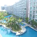 Tropical Pool View Pattaya Free Electric Wifi