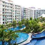 Tropical Pool View Pattaya Free Electric Wifi