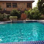 Hotel The 2*